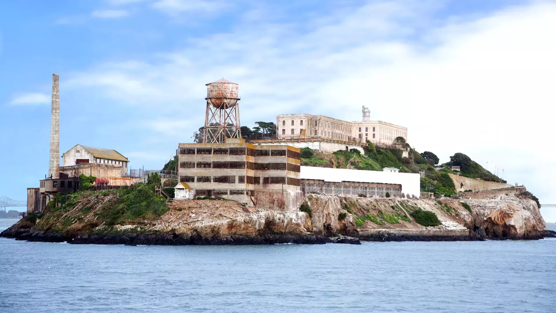 Alcatraz seen by boat