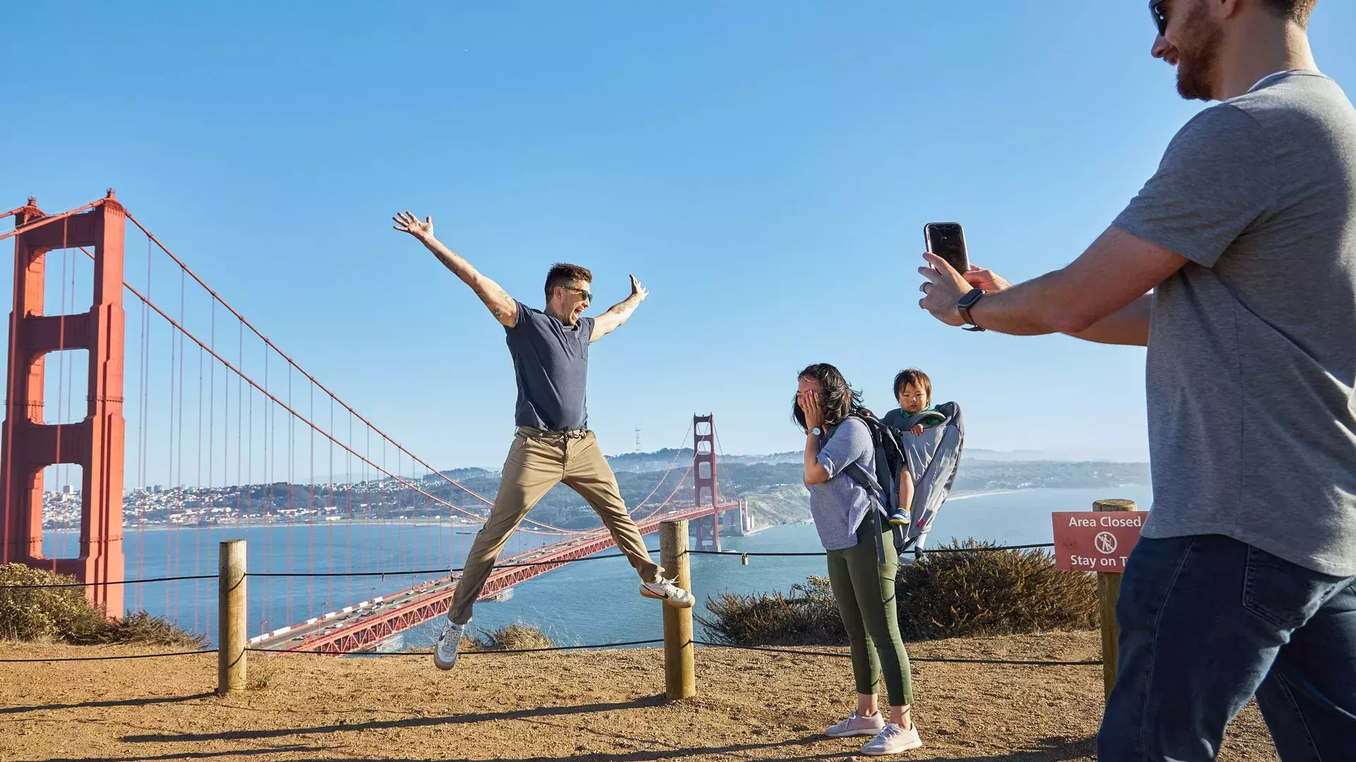 https://www.sftravel.com/sites/default/files/styles/hero/public/2022-10/taking-photos-at-golden-gate-bridge.jpg.webp?itok=yyuXGR6A