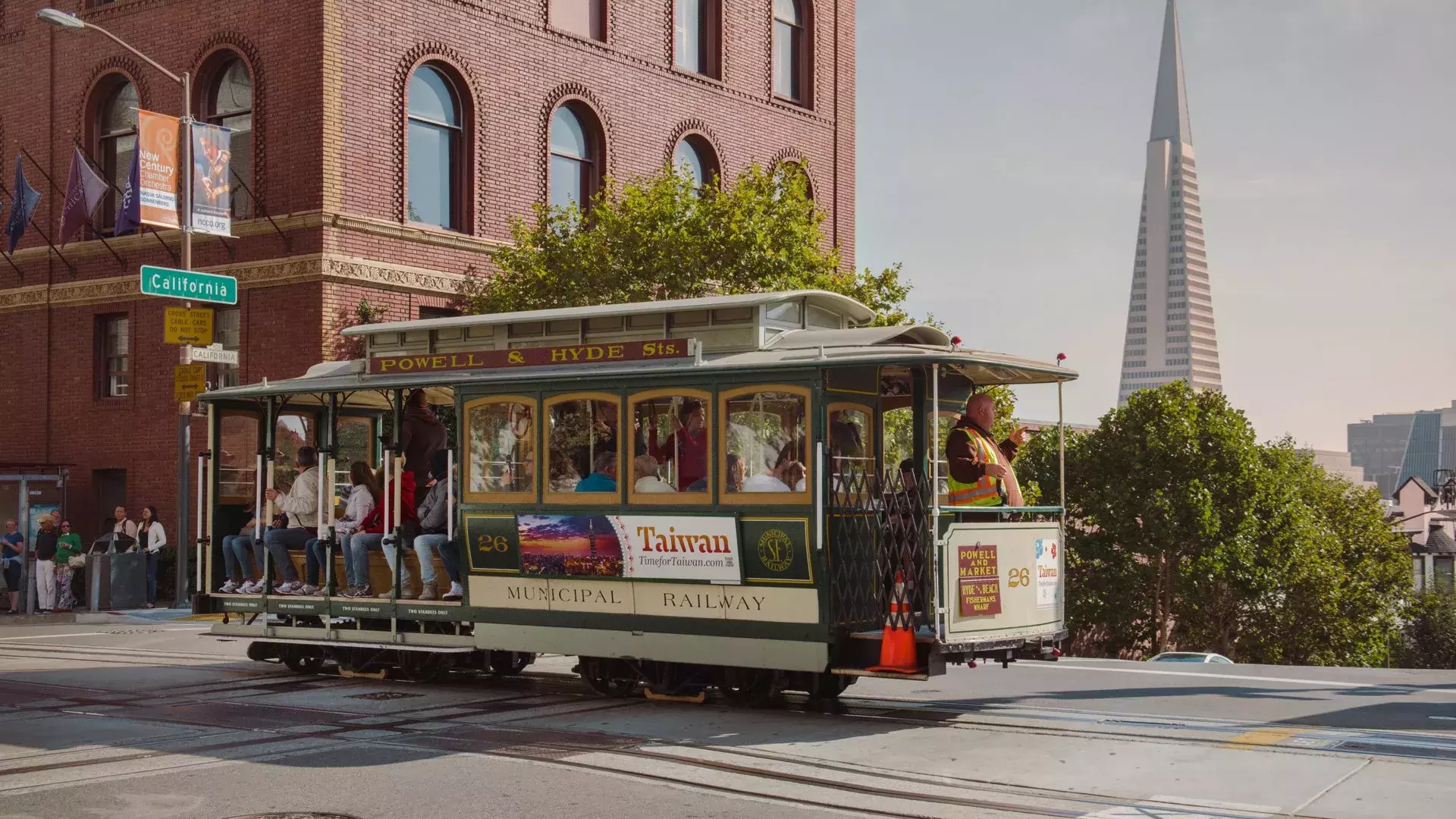 Cable car on Nob Hill