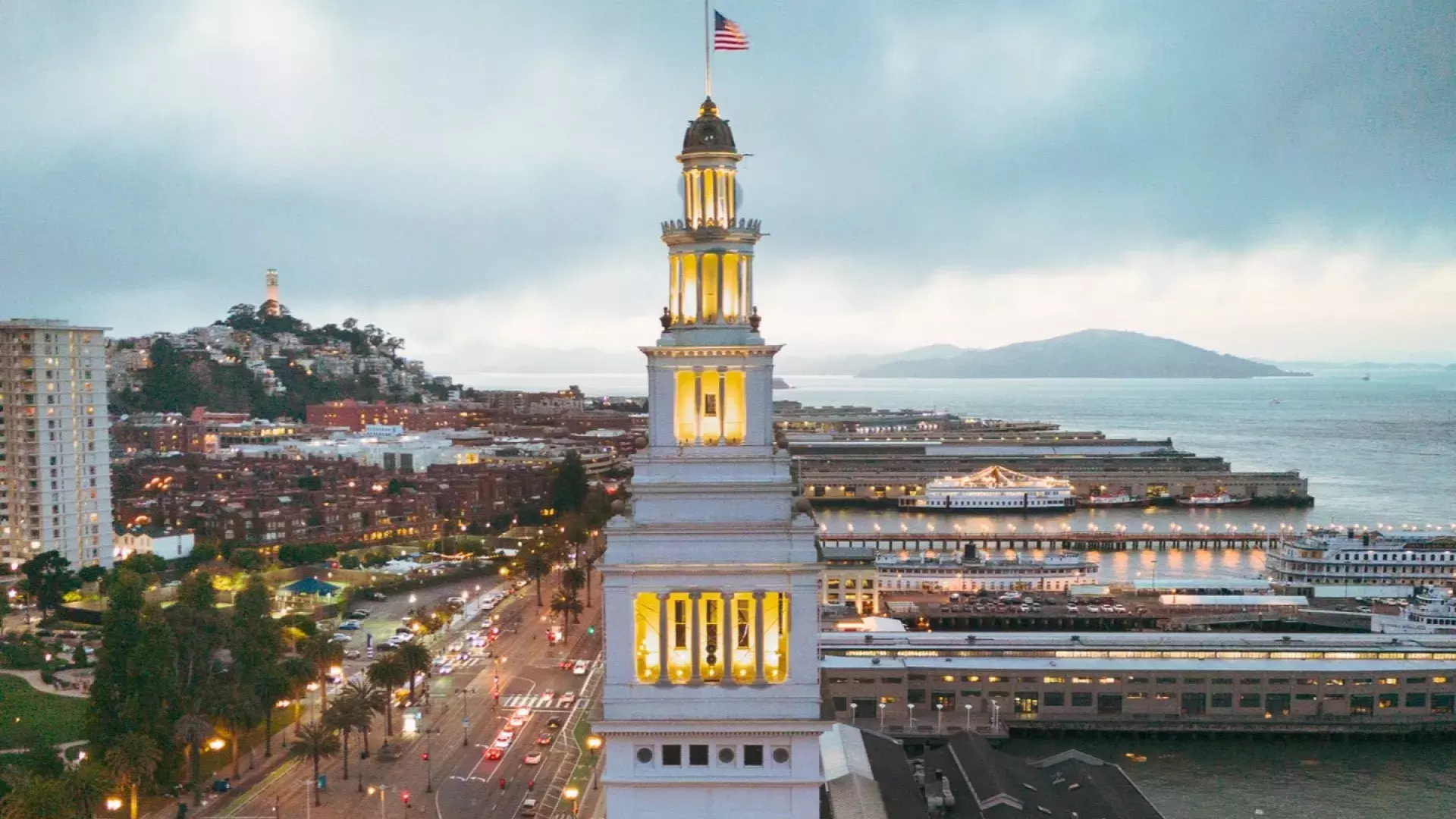 Shopping mall san francisco hi-res stock photography and images